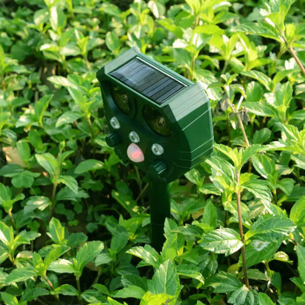 Solar Ultrasonic Animal & Pet Repeller Motion Sensor Repels Birds, Snakes, Raccoons, Skunks, Deer, Cats, Dogs, Rats - Image 3