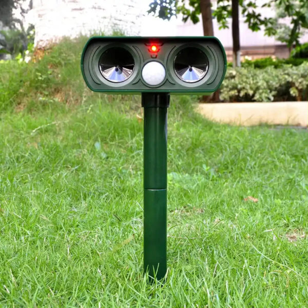 Solar Ultrasonic Coyote/Raccoon/Skunk/Snake & Rodent Repeller - Weatherproof - Image 2